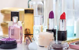 化妆品代加工厂家教你 怎样选择和使用化妆品